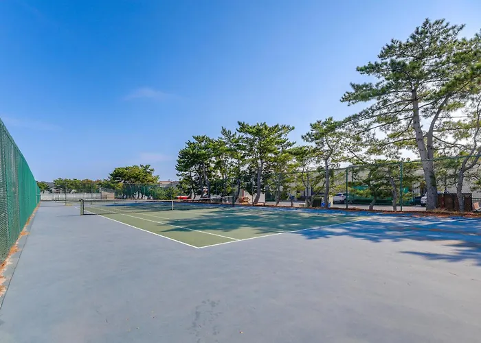 Walk To Beach: W/ Pool Access In Ocean City!